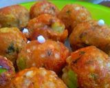 A picture of step 6 of Sabudana Vada.