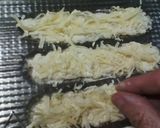 Foto del paso 2 de la receta: Bastones saborizados con masa premezcla pizza