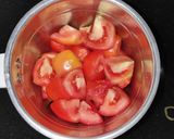 A picture of step 1 of Tomato imli chutney.