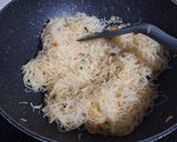 Foto langkah ke 2 dari resep 391. Risoles Kampung Isi Bihun.
