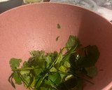 Foto del paso 2 de la receta: Dip de albahaca, cilantro y ciboulette a base de queso crema