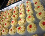 Foto langkah ke 3 dari resep Kue Semprit (Tanpa Telur).