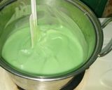 Foto langkah ke 5 dari resep Bubur sumsum pandan.