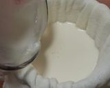 Foto del paso 2 de la receta: Queso crema de kéfir con hierbas