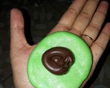Foto langkah ke 4 dari resep Bakpao Pandan Isi Cokelat.