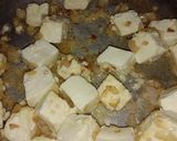 A picture of step 2 of Paneer gravy.