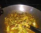 A picture of step 2 of Mushroom Ridgeguard Curry.