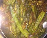 A picture of step 5 of Bhadva Bhindi.
