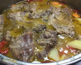 Foto del paso 3 de la receta: Filetes de cabeza de cerdo con hierbas aromáticas