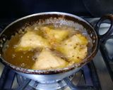 A picture of step 1 of Samosa chat.