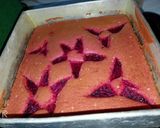 Foto langkah ke 6 dari resep Bolu buah naga.