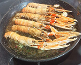 Foto del paso 7 de la receta: Fideuá Negra con Sepia y Cigalas
