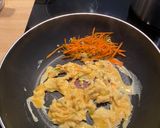 A picture of step 5 of Fried rice with spam, egg and lettuce.