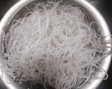 Hình bước làm 2 của món Hủ tiếu xào