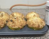 A picture of step 5 of Blueberry loaded Streusel Muffins.