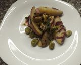 Foto del paso 5 de la receta: Papas salteadas en gajos con habas