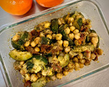 Foto del paso 4 de la receta: Garbanzos salteados al pesto