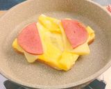 Foto langkah ke 5 dari resep One Pan Egg Toast, Sarapan Ala Korea.