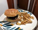 Foto del paso 8 de la receta: Hamburguesas caseras en salsa BBQ con papas