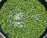 A picture of step 1 of Green peas doughnut vada.