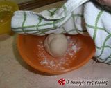 Φωτογραφία βήματος 6 της συνταγής Pizza με πατάτες, λουκάνικο και pesto βασιλικού