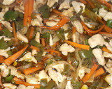 Foto del paso 4 de la receta: Tallarines chinos con pollo