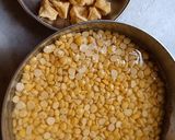 A picture of step 1 of Chana DaL With Vadis.