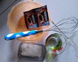 Foto langkah ke 1 dari resep Dalgona Coffee no mixer (Hasil Berjambul).