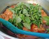 Foto langkah ke 7 dari resep Ayam Kemangi Bumbu Pedas.