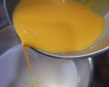 A picture of step 2 of Jelly cake custard.