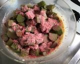 Une image de l'étape 3 de Tarte rhubarbe du jardin et pralines roses.