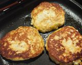 Foto langkah ke 3 dari resep Fluffy Banana Pancake.