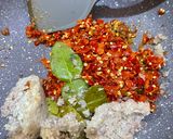 Foto langkah ke 4 dari resep Ayam suwir pedas jeruk limo.