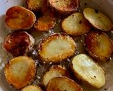 Foto del paso 5 de la receta: Bondiola con salsa frutal y mis papas dos cocciones
