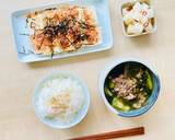 Beef seaweed soup with luffa