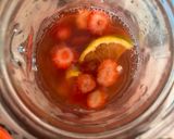 Foto del paso 3 de la receta: Clericó de uva, naranja y frutilla