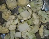 Foto del paso 2 de la receta: Guiso marinero de mix de coliflor romanesco y coliflor blanca