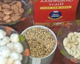 धनिया पंजीरी (Dhaniya Panjiri recipe in hindi) रेसिपी चरण 1 फोटो
