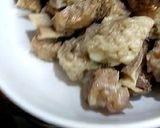 A picture of step 1 of Chatkhari Beef karahi.