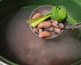 Foto langkah ke 2 dari resep Kolak Pisang Kacang Merah.