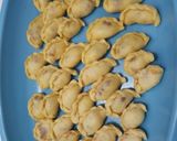 Foto langkah ke 2 dari resep Pastel Abon enak banged.