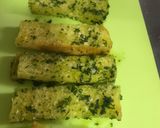 Foto del paso 2 de la receta: Crostinis con ajo y perejil