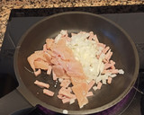 Foto del paso 3 de la receta: Pasta en salsa verde de espinaca con pollo, bacon y cebolla