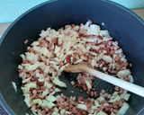 Baconos hagymás nokedli recept fázis 2 fotója