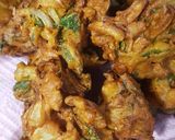 A picture of step 2 of Spinach & onion Pakoras.