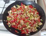 Töltött t.k. tortilla fokhagymás joghurtmártással recept fázis 2 fotója