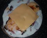 A picture of step 3 of Sunny side up egg sandwich.