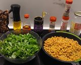 Foto del paso 1 de la receta: Ensalada de Garbanzos Tostados con Canónigos y Rulo de Cabra