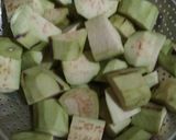 Foto langkah ke 1 dari resep Terong petai kuah bumbu balado.