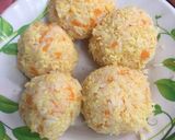 Hình bước làm 3 của món Cơm nguội bọc trứng cút